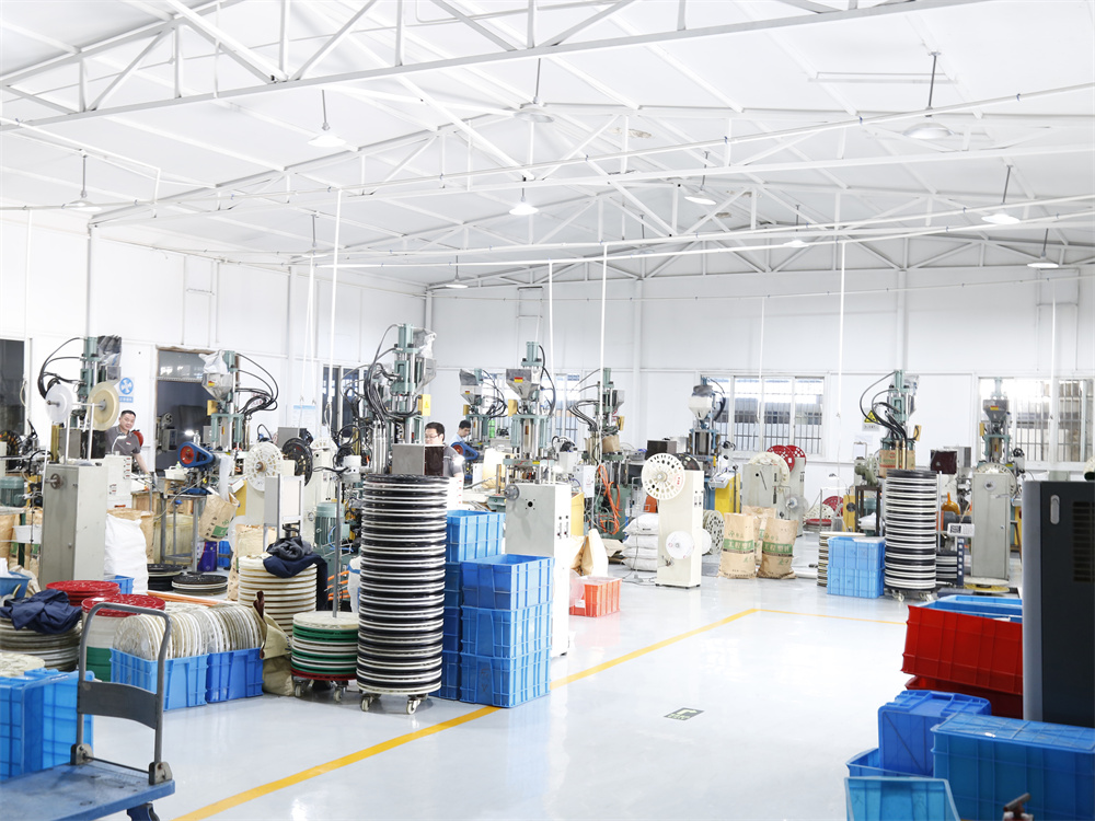 乐清旭诚电子有限公司专注生产轻触开关、拨动开关